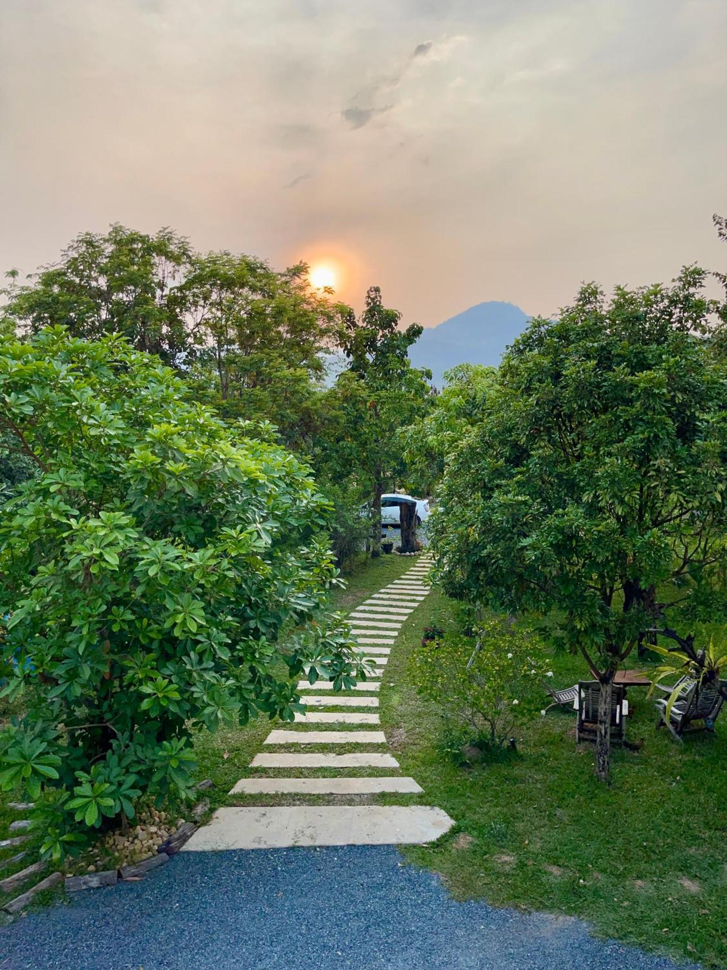 Villa Romduol Kampot Exterior photo